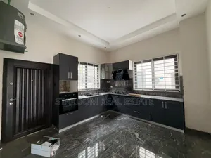 4bdrm Townhouse / Terrace in Adjiringanor, Ability for rent