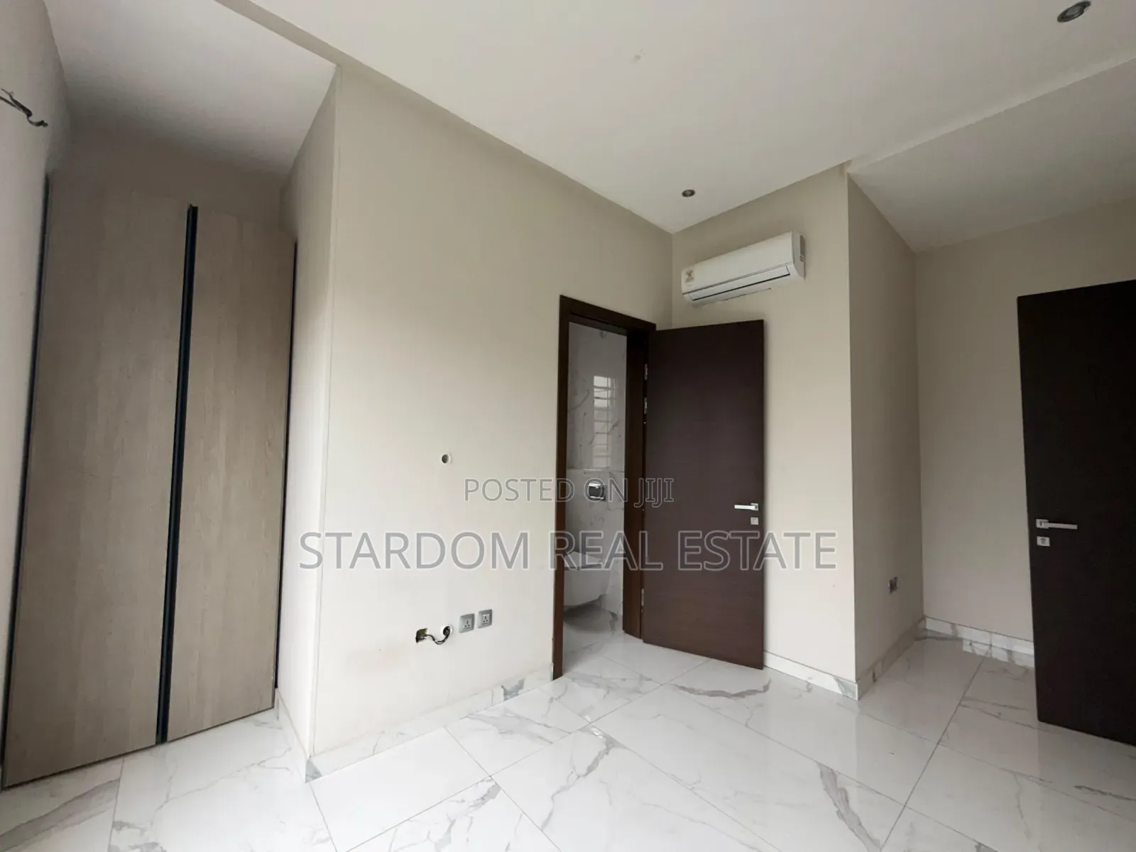 4bdrm Townhouse / Terrace in Adjiringanor, Ability for rent