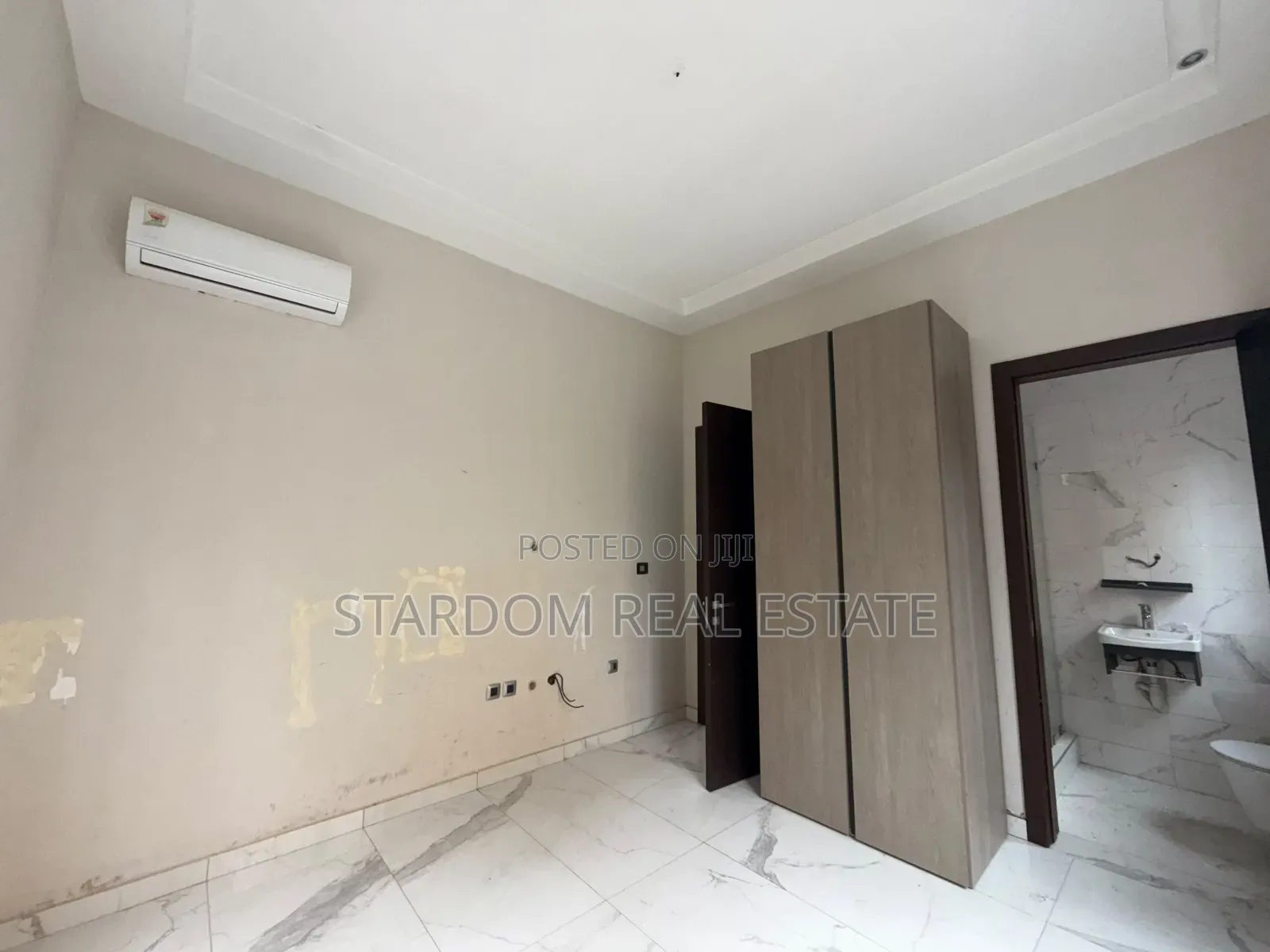 4bdrm Townhouse / Terrace in Adjiringanor, Ability for rent