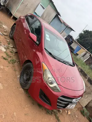 Hyundai Elantra 2017 Red