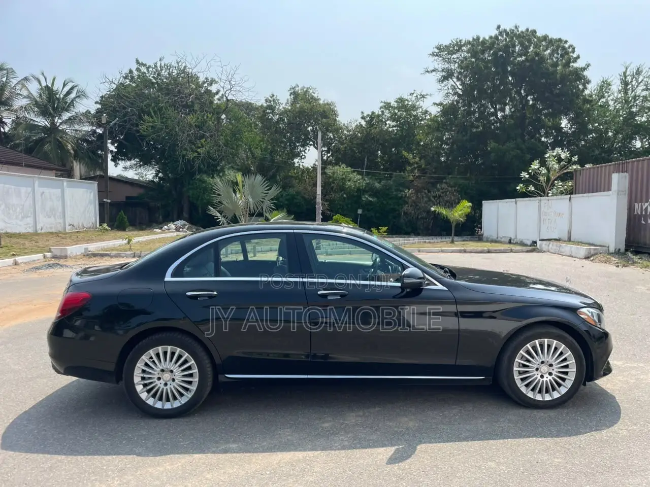 Mercedes-Benz C300 2017 Black