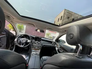 Mercedes-Benz C300 2017 Black