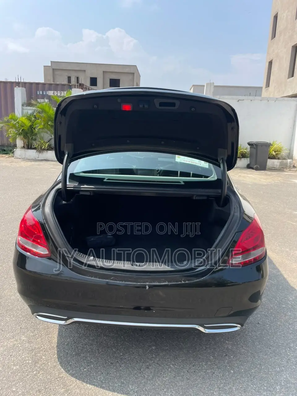 Mercedes-Benz C300 2017 Black