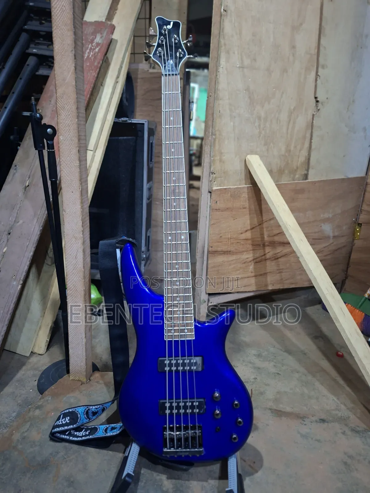 Jackson JS3V Bass Guitar 5 Strings for Rent