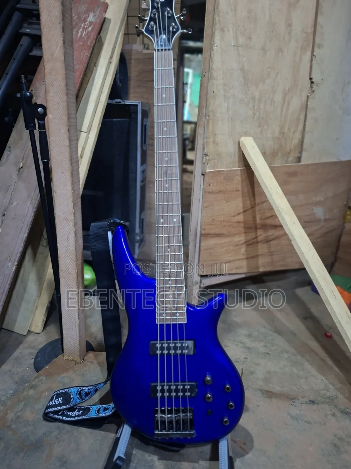 Jackson JS3V Bass Guitar 5 Strings for Rent