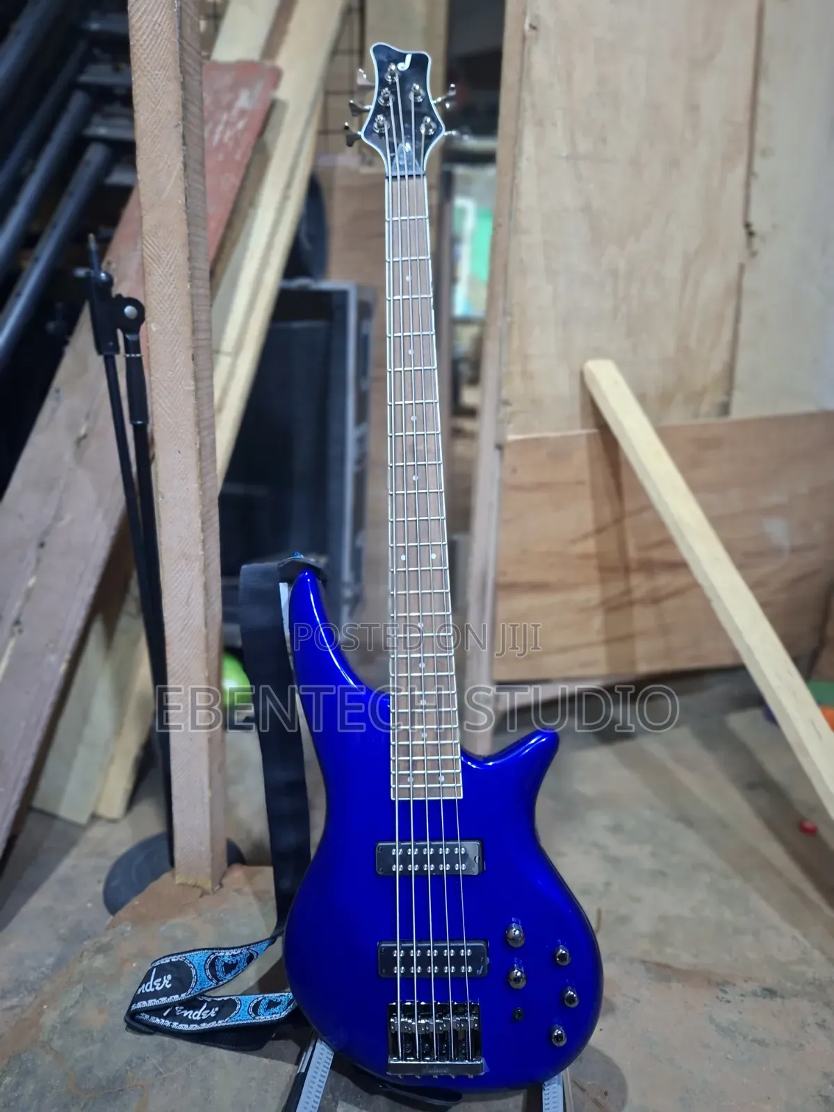 Jackson JS3V Bass Guitar 5 Strings for Rent