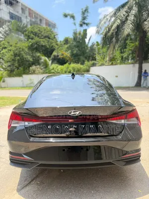 Hyundai Elantra SEL 2023 Black