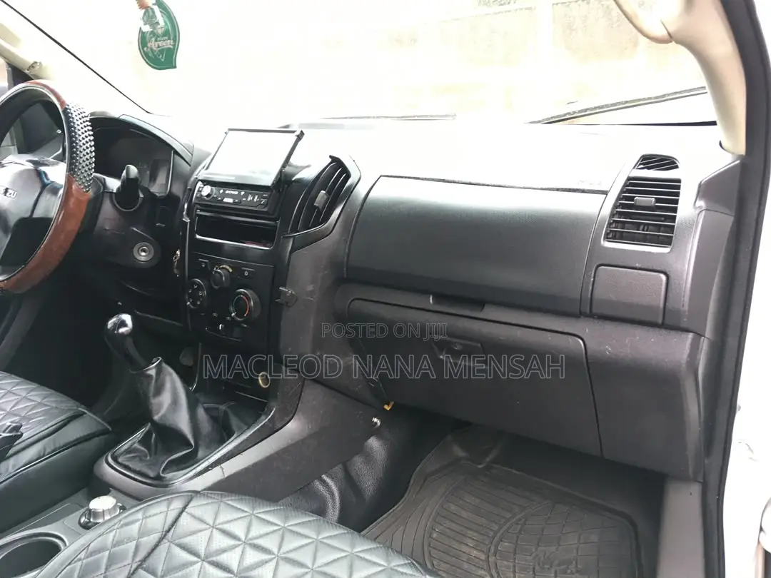 Isuzu D-MAX 2016 White