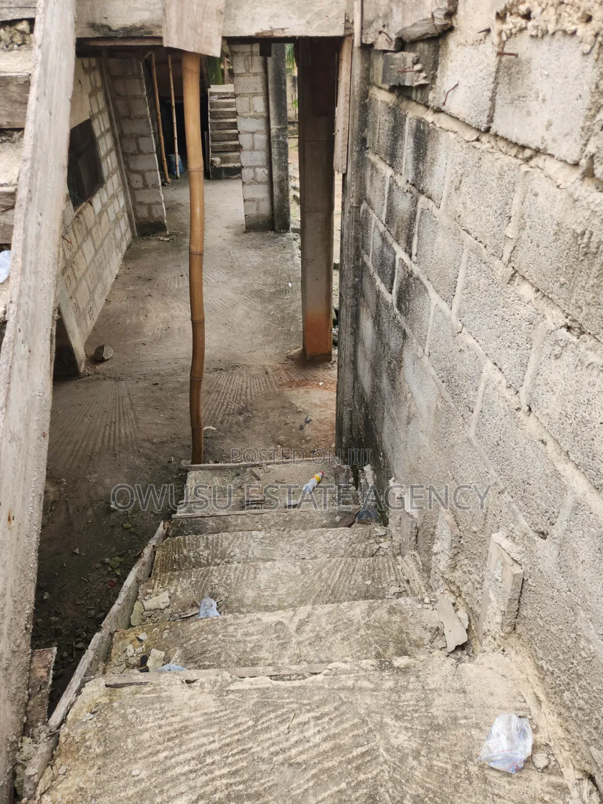 9bdrm House in Asokore Mampong, Kumasi Metropolitan for Sale