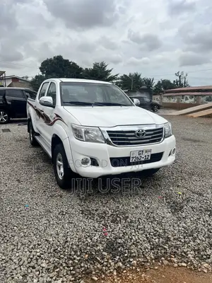 Toyota Hilux 2012 White
