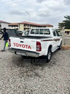 Toyota Hilux 2012 White