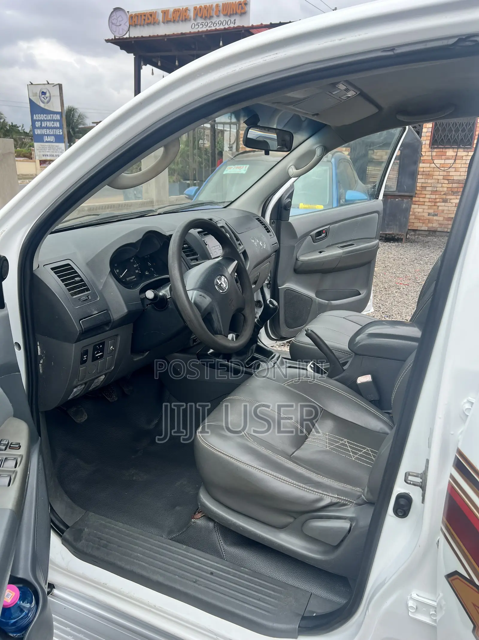Toyota Hilux 2012 White