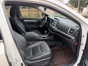 Toyota Highlander XLE 2019 White