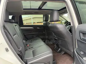 Toyota Highlander XLE 2019 White