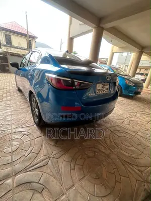 Toyota Yaris 2019 Blue