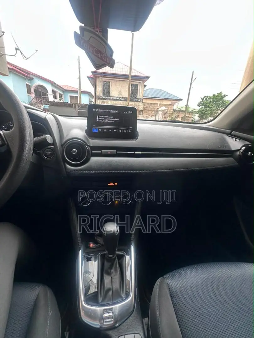 Toyota Yaris 2019 Blue