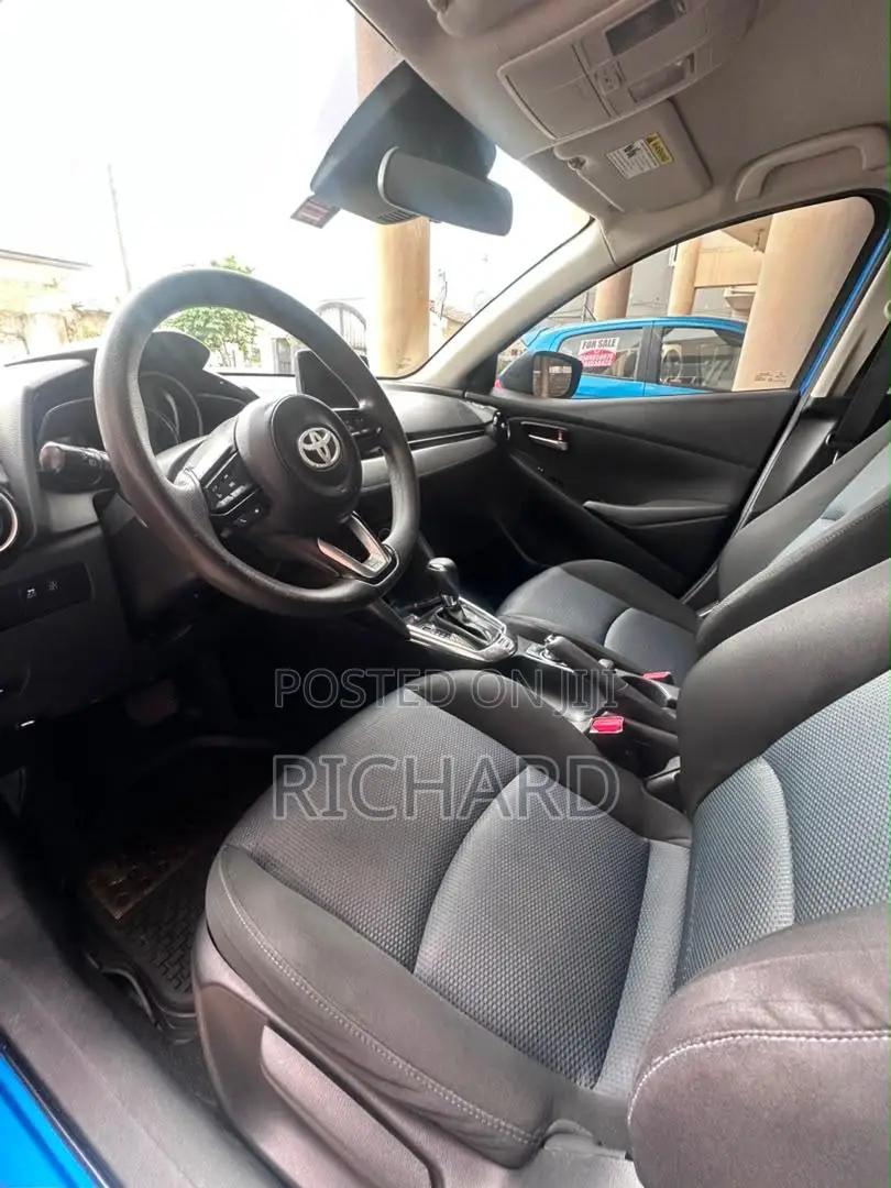 Toyota Yaris 2019 Blue