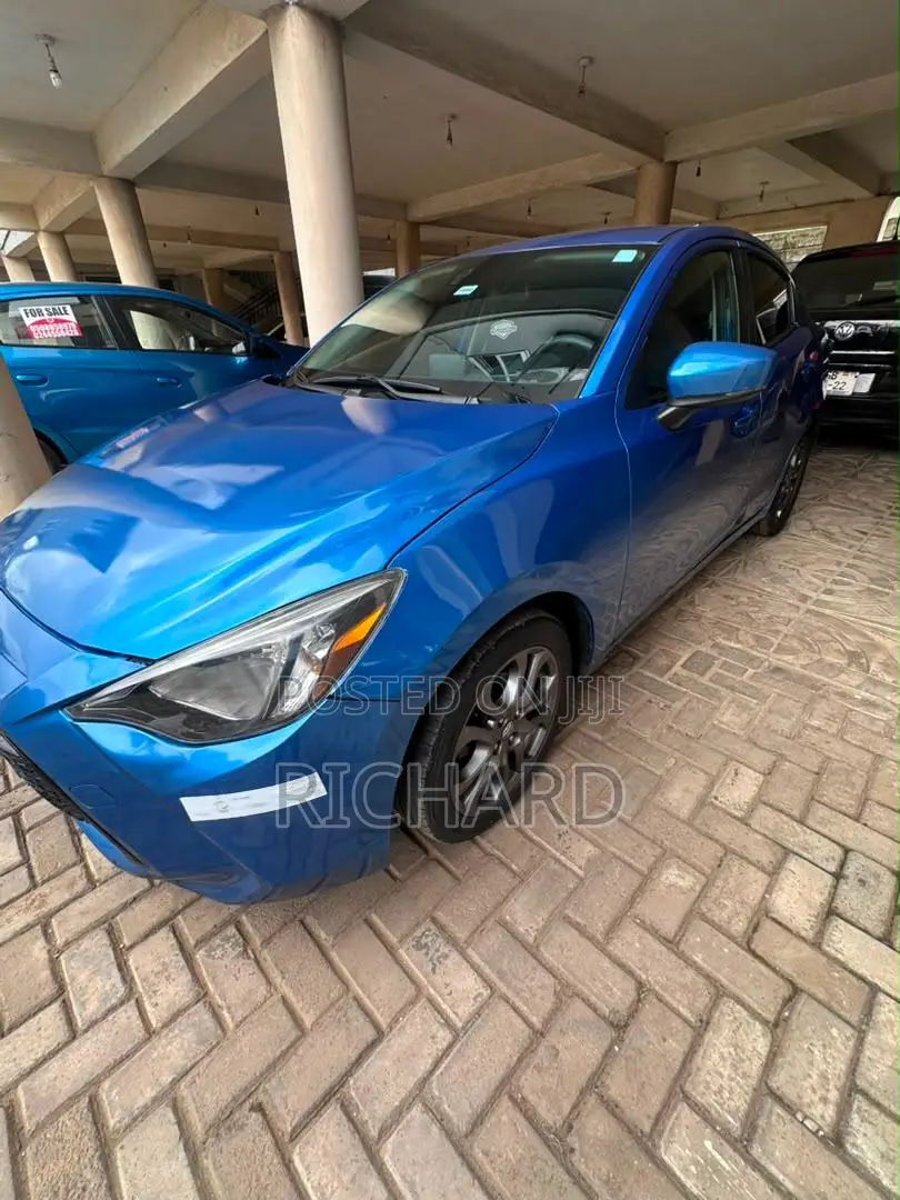 Toyota Yaris 2019 Blue