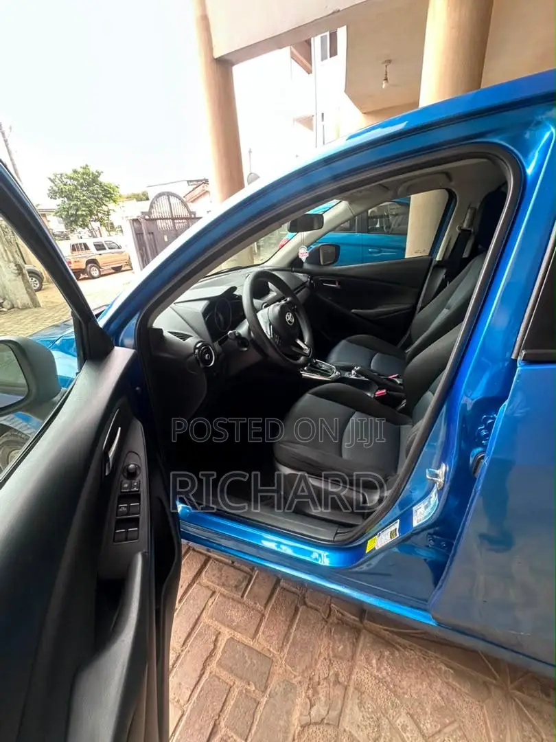 Toyota Yaris 2019 Blue