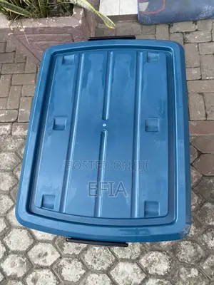 102litres Capacity Side Buckle Storage Container With Wheels