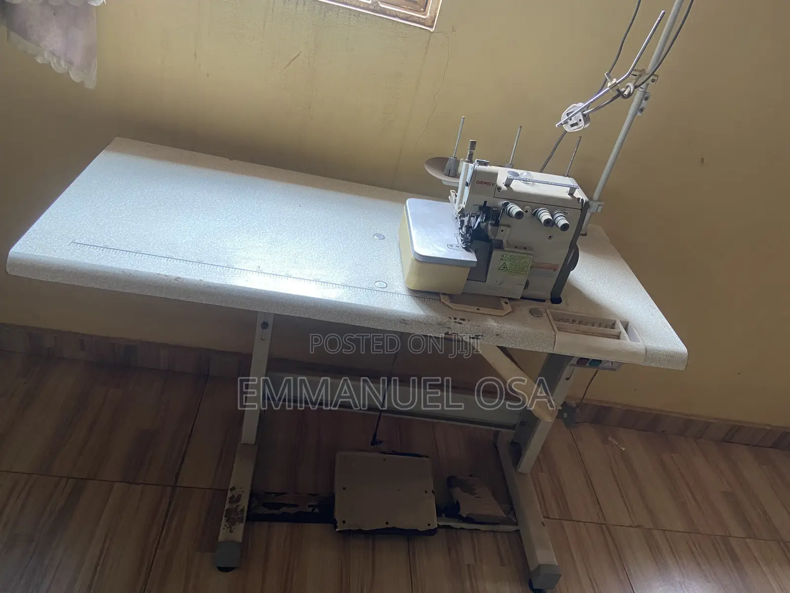 Knitting Machine – Used, Clean in Excellent Condition
