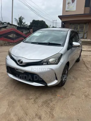 Toyota Vitz 1.3 FWD 5dr 2015 Silver