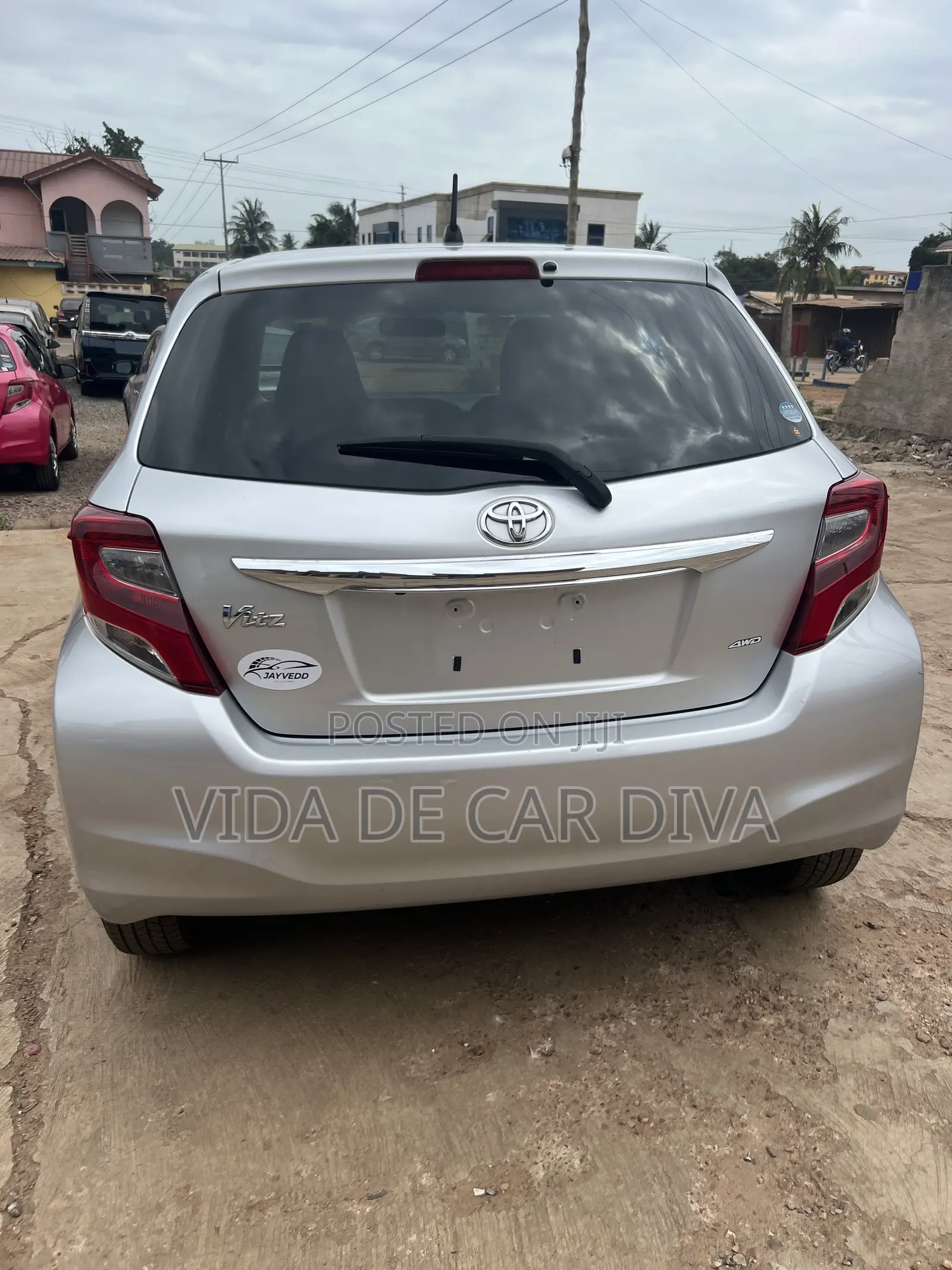 Toyota Vitz 1.3 FWD 5dr 2015 Silver