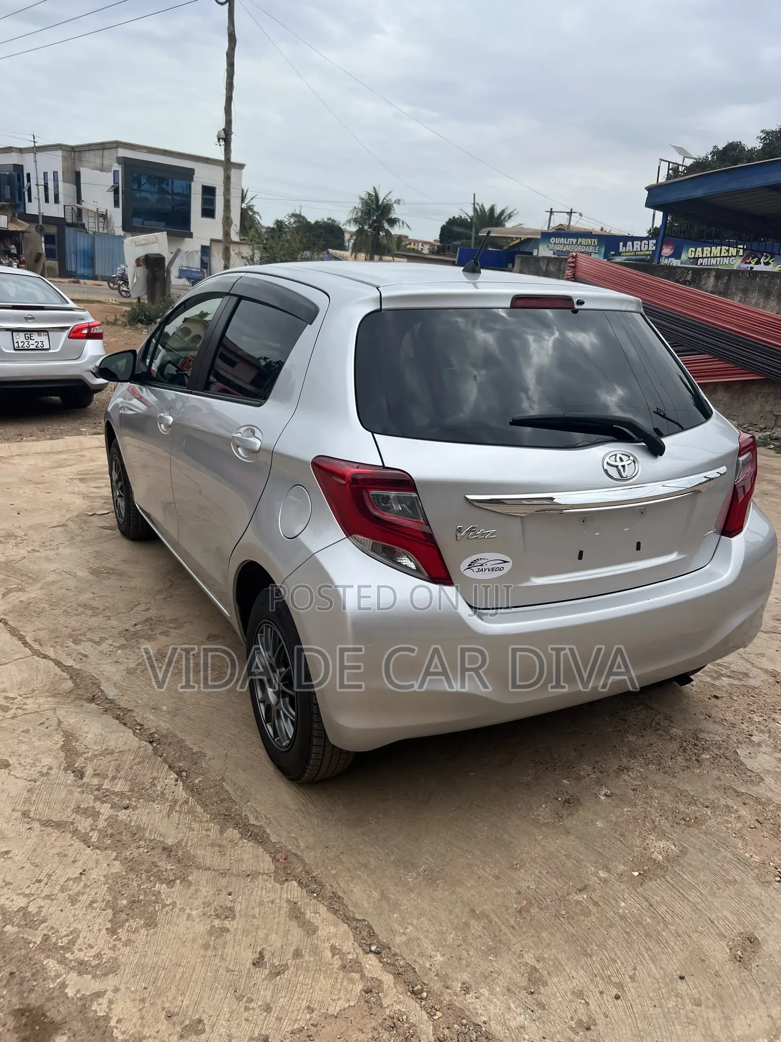 Toyota Vitz 1.3 FWD 5dr 2015 Silver