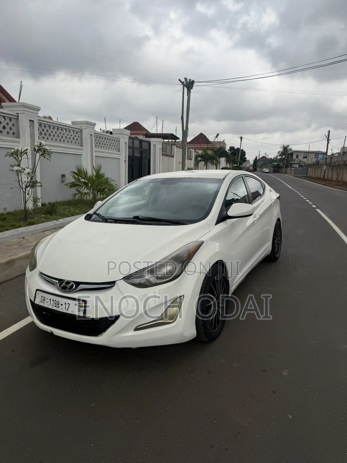 Hyundai Elantra Limited Sedan FWD (1.8L 4cyl 6A) 2016 White