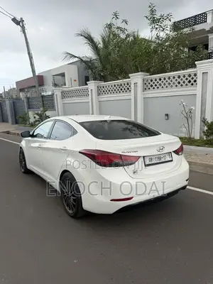 Hyundai Elantra Limited Sedan FWD (1.8L 4cyl 6A) 2016 White