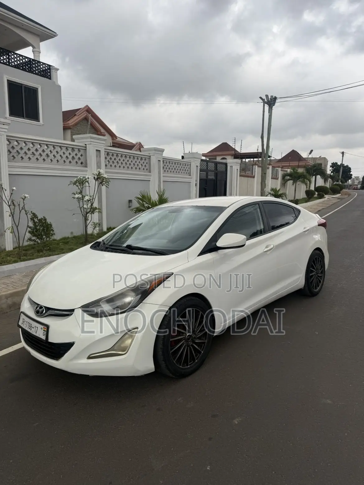 Hyundai Elantra Limited Sedan FWD (1.8L 4cyl 6A) 2016 White