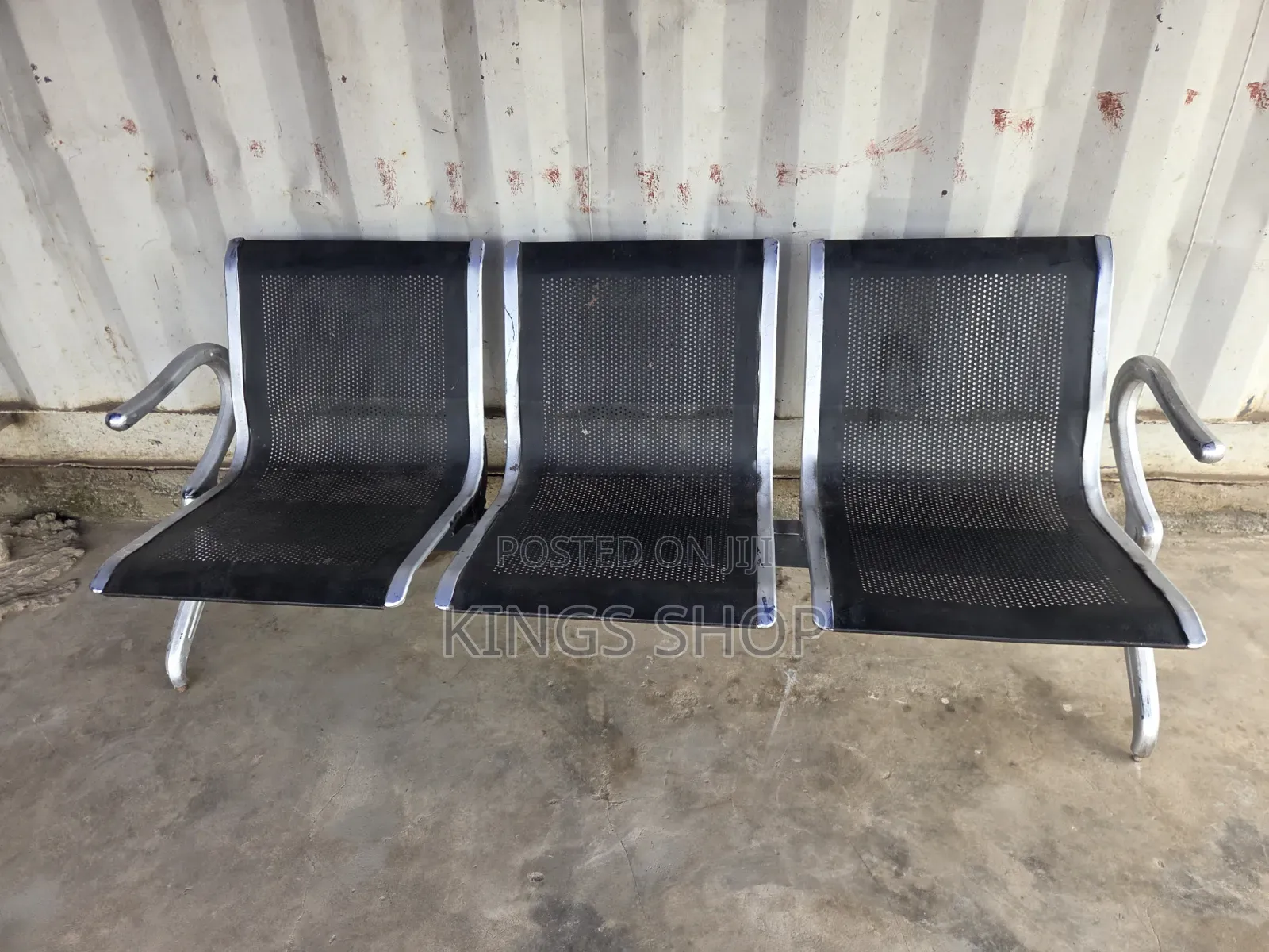 Slightly Used Waiting Chair 3in1