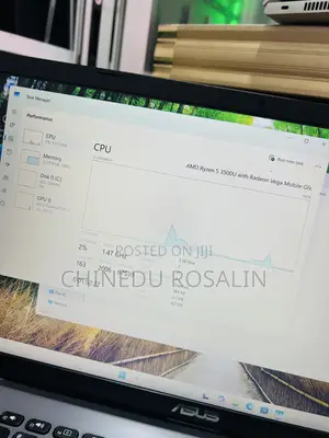Laptop Asus Vivobook 15 8GB AMD Ryzen 5 SSD 256GB