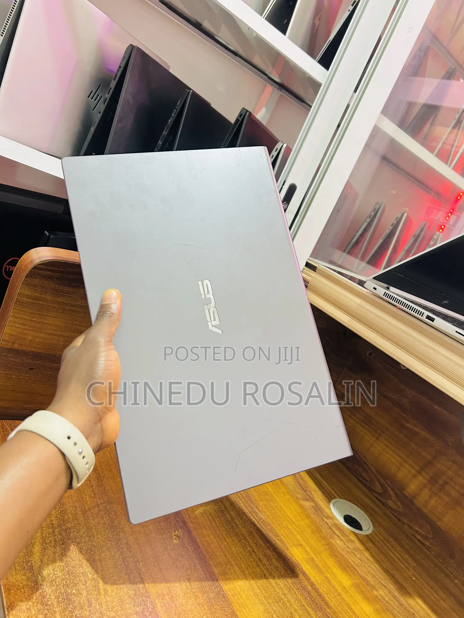 Laptop Asus Vivobook 15 8GB AMD Ryzen 5 SSD 256GB