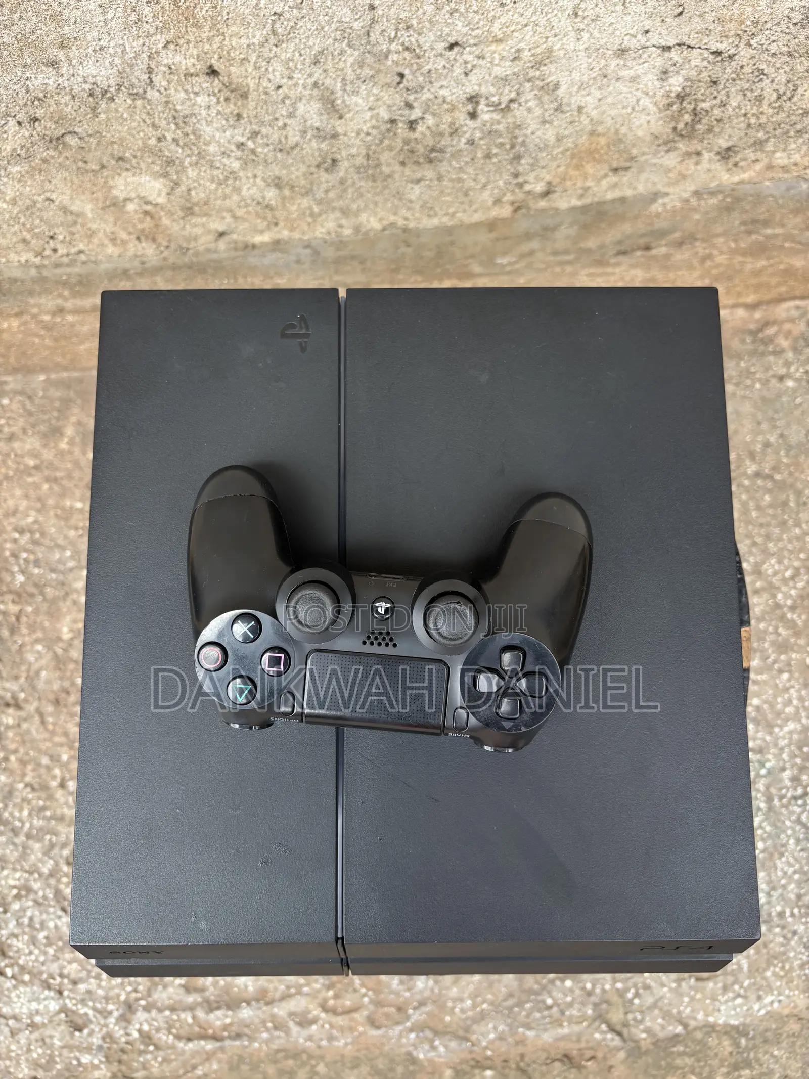 PlayStation 4 Standard
