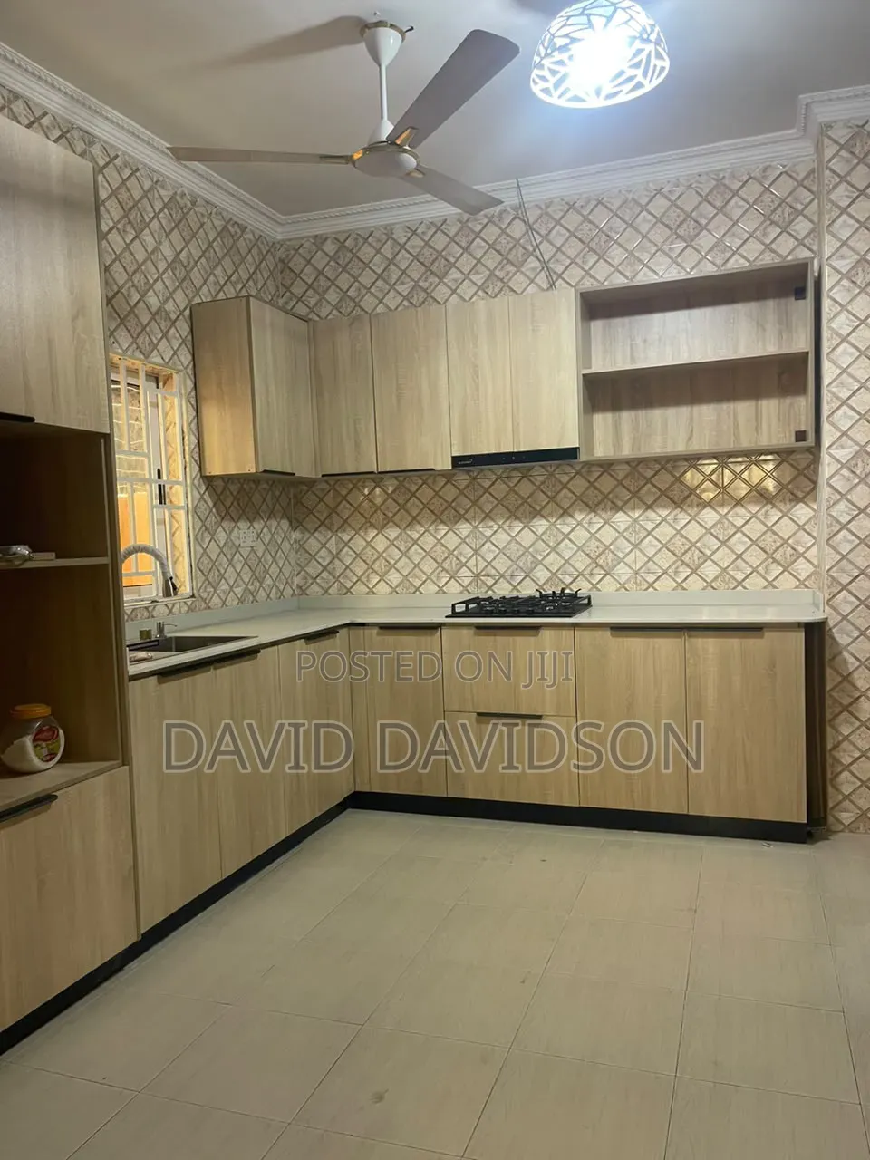 3bdrm Mansion in 3 Bedroom Self, Tema Metropolitan for rent