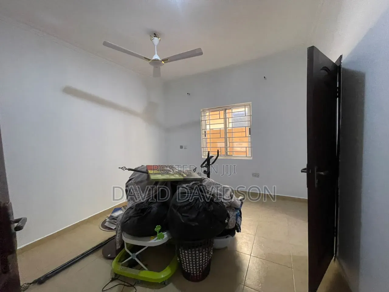3bdrm Mansion in 3 Bedroom Self, Tema Metropolitan for rent