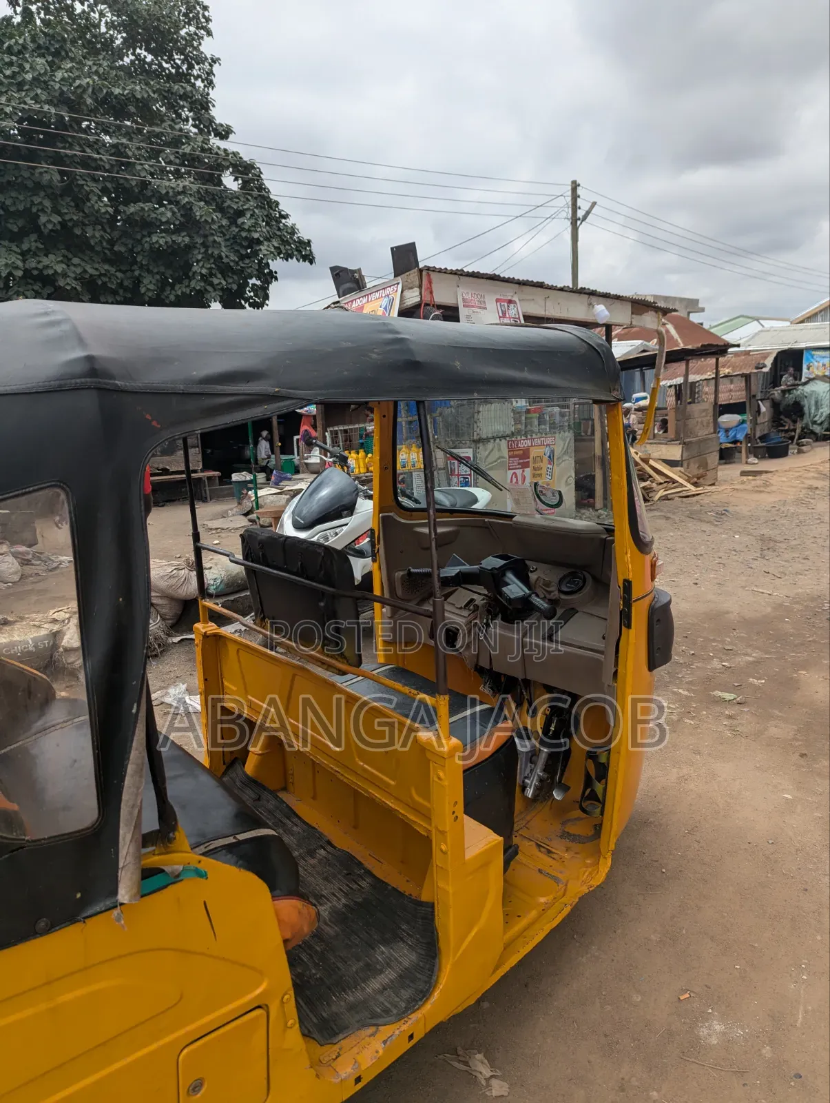 Bajaj RE 2025 Yellow