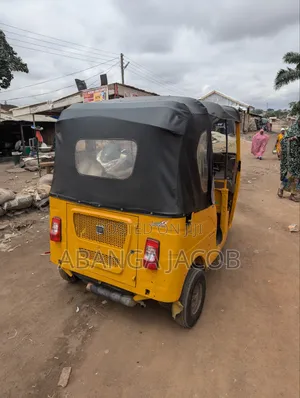 Bajaj RE 2025 Yellow