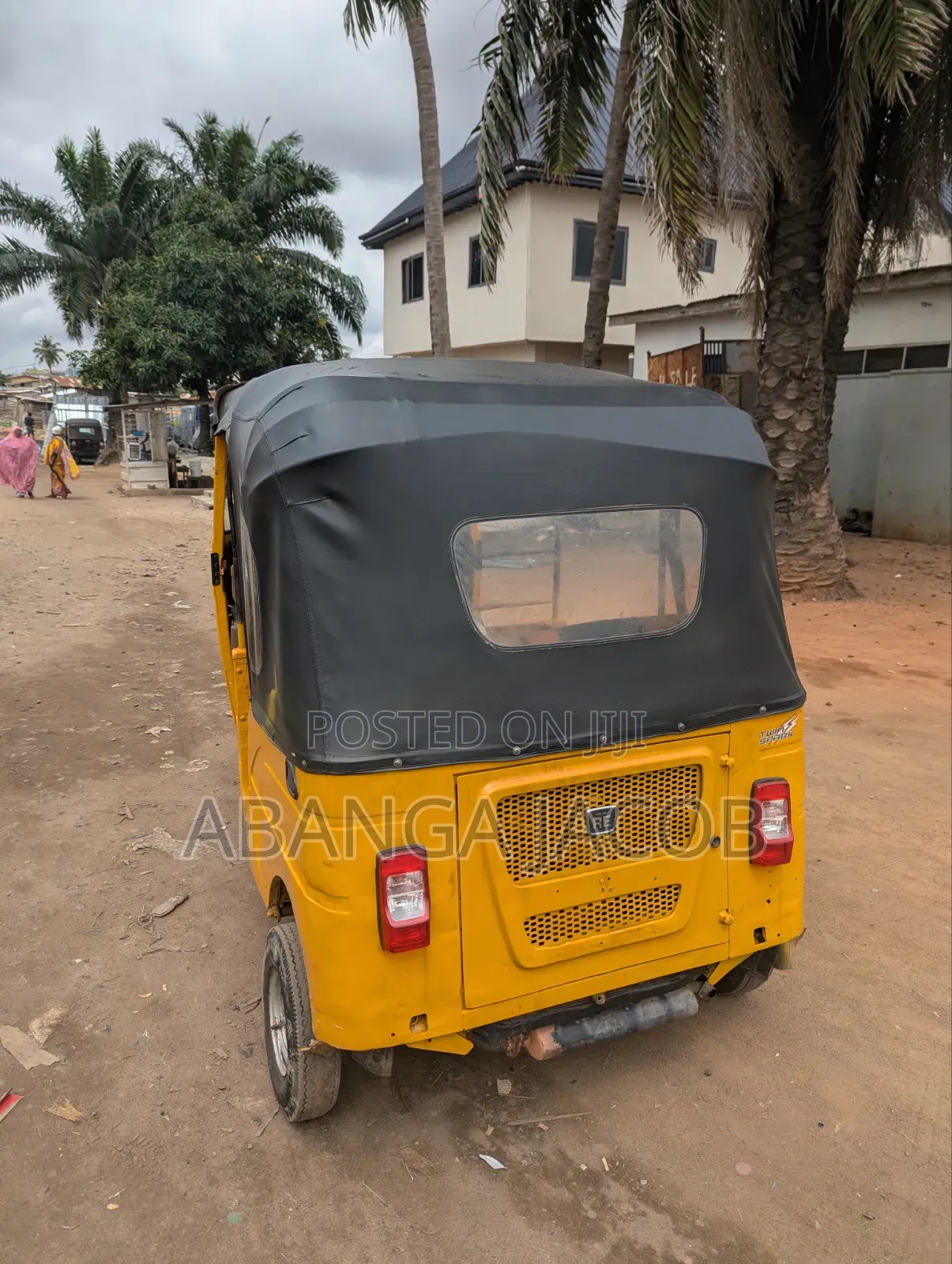 Bajaj RE 2025 Yellow