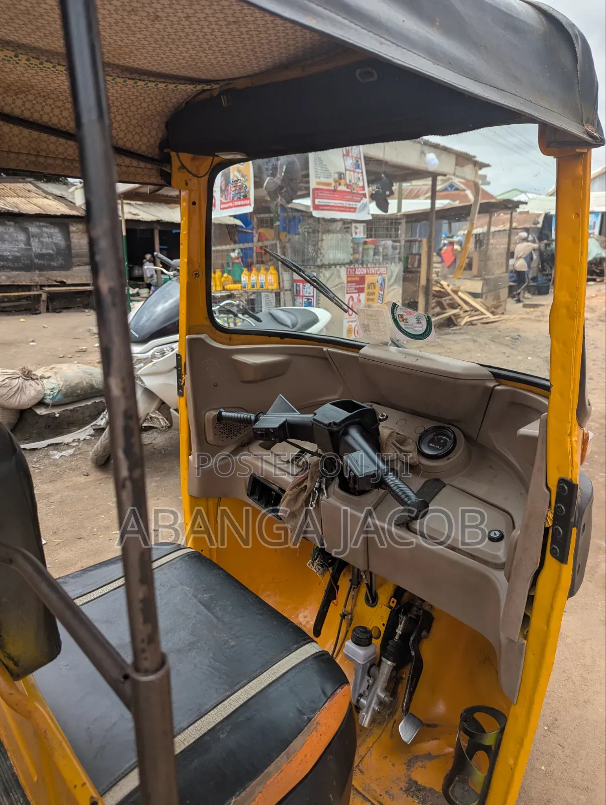 Bajaj RE 2025 Yellow