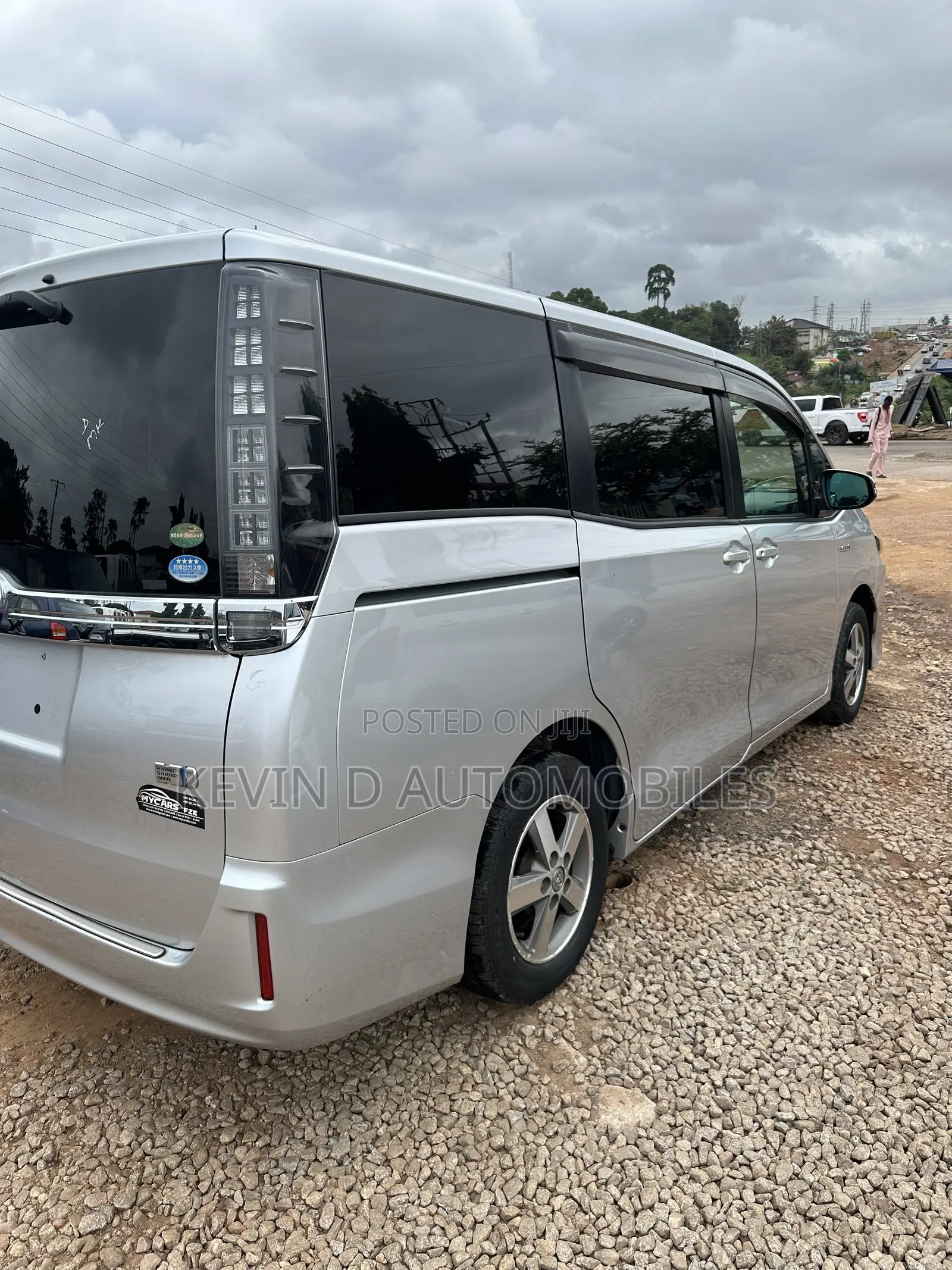 Toyota Voxy Hybrid ZS Kirameki 2WD 7-Seater 2017 Silver