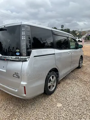 Toyota Voxy Hybrid ZS Kirameki 2WD 7-Seater 2017 Silver