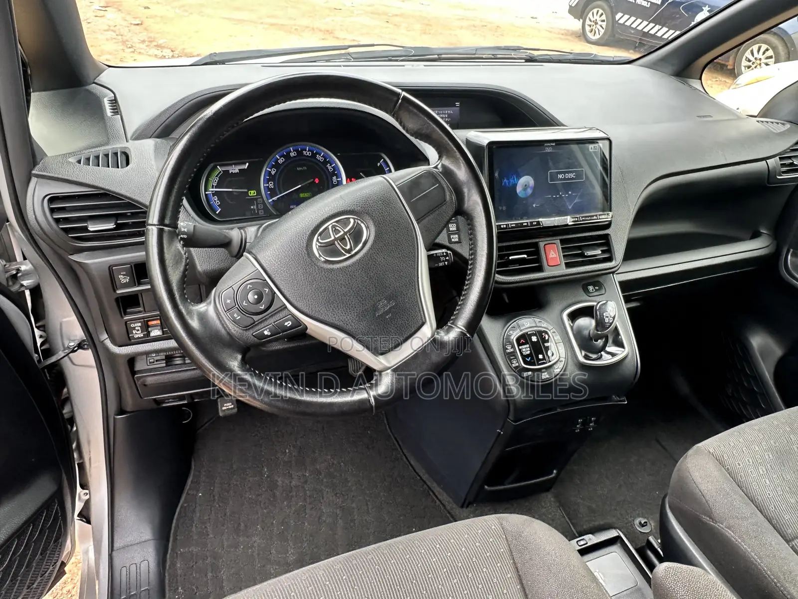 Toyota Voxy Hybrid ZS Kirameki 2WD 7-Seater 2017 Silver