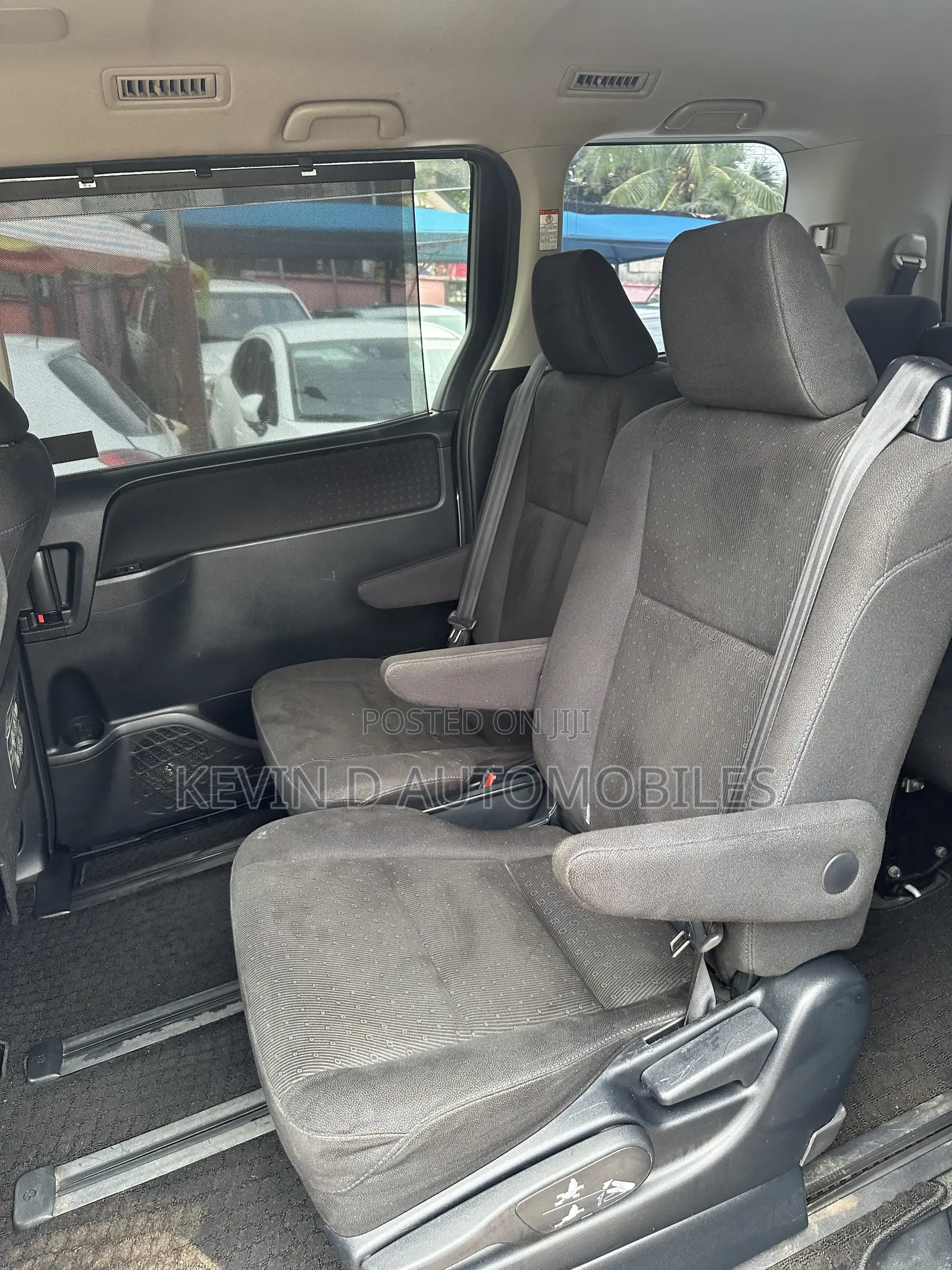 Toyota Voxy Hybrid ZS Kirameki 2WD 7-Seater 2017 Silver