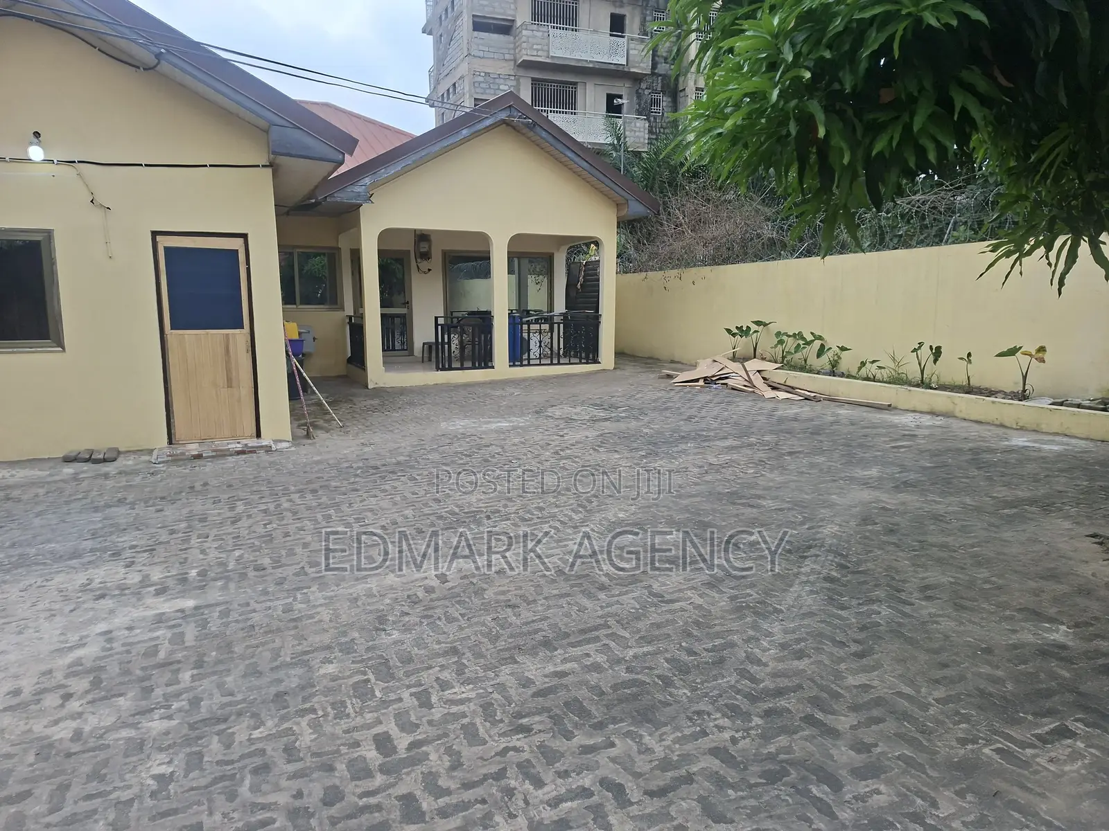 1bdrm Apartment in Kwabenya Acp for rent