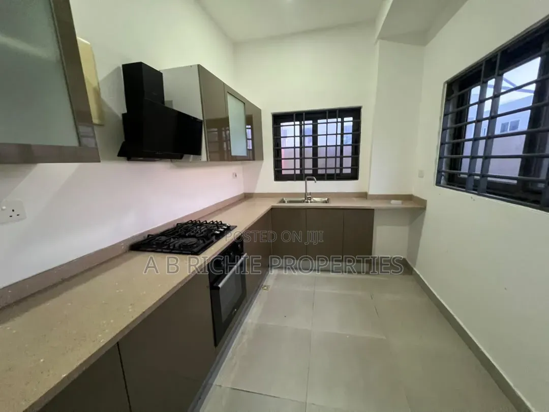 5bdrm House in Ab Richie Properties, Tseaddo for rent