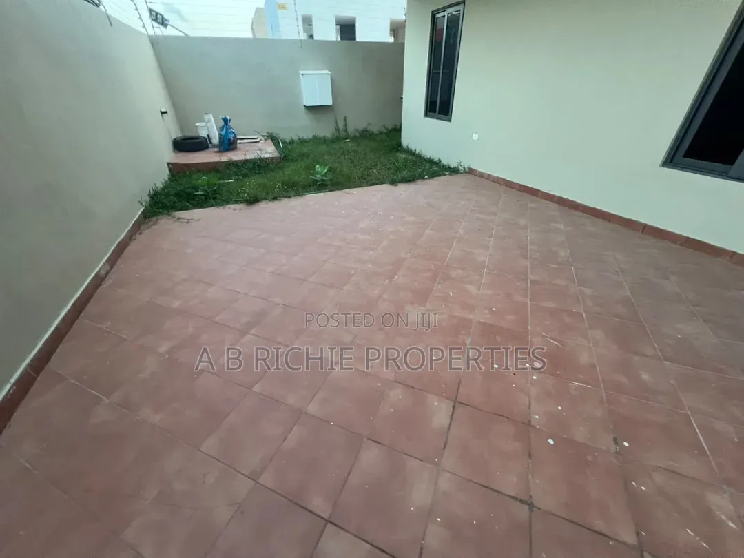5bdrm House in Ab Richie Properties, Tseaddo for rent