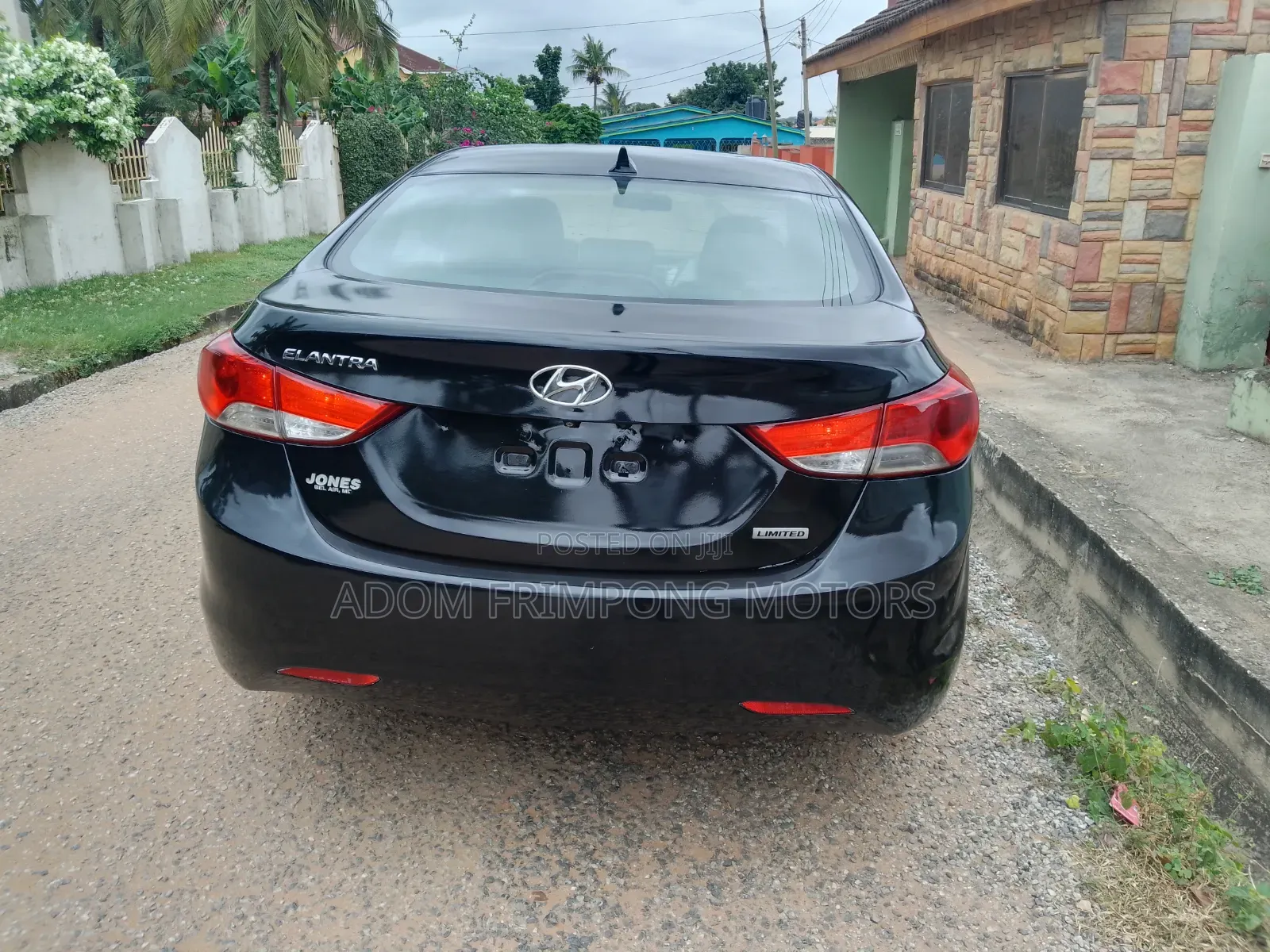 Hyundai Elantra Limited Sedan FWD (1.8L 4cyl 6A) 2013 Black