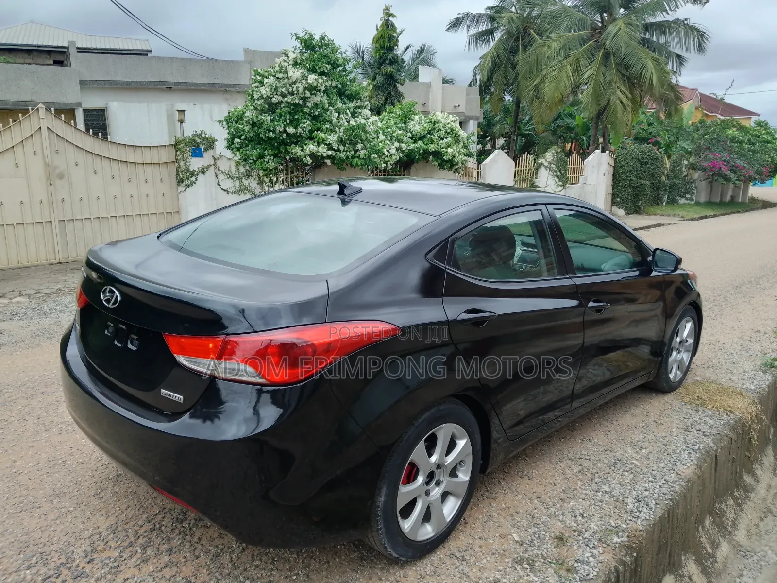 Hyundai Elantra Limited Sedan FWD (1.8L 4cyl 6A) 2013 Black
